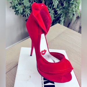 Excellent one of a kind Red Velvet heels